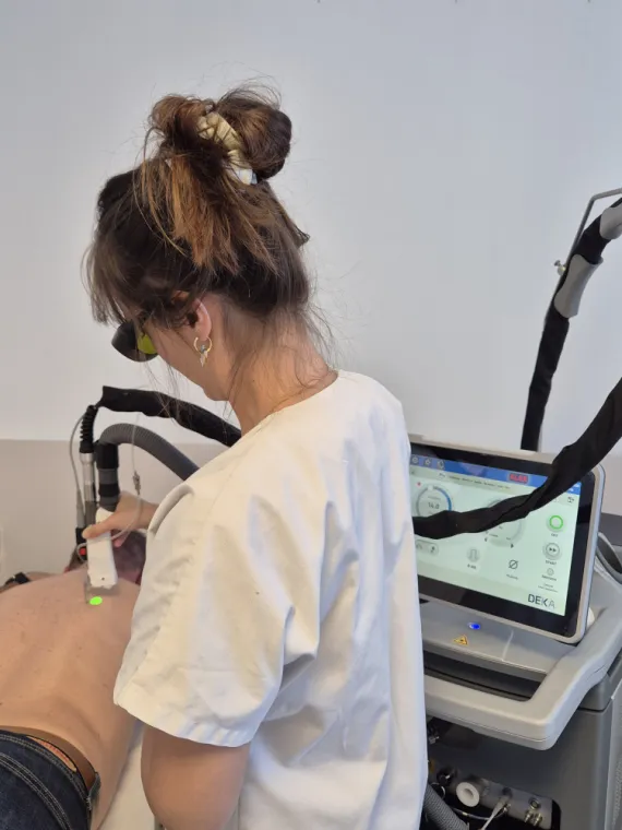 Comment se déroule l'épilation définitive du dos pour les hommes ?, Charbonnières-les-Bains, Docteur LE GUILLOUZIC Solenne